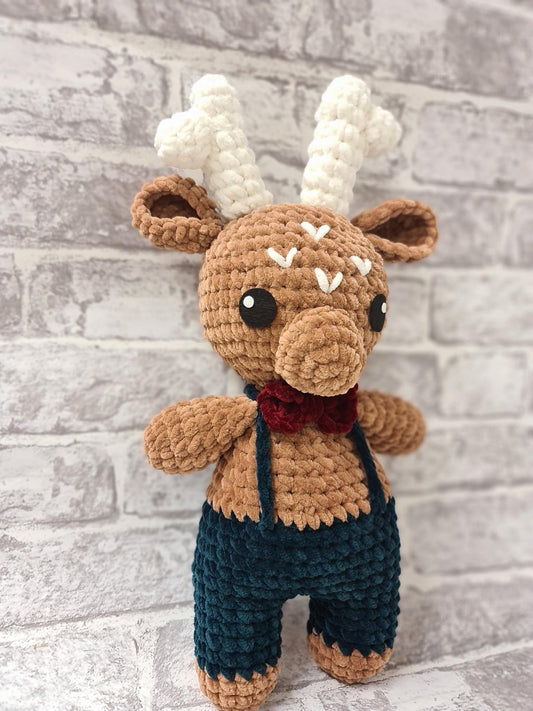 CROCHET PATTERN: Reindeer in Dungarees